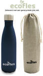 Thermos fles 750ml van Ecofles in donkerblauwe kleur met gerecyclede jute zak.